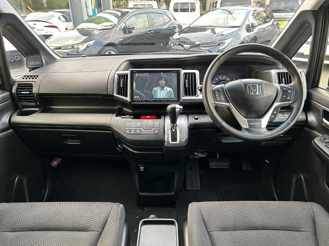 ステップワゴンスパーダ Ｚ／九州仕入れ／走行６４０１７ｋｍ／ホンダ純正メモリーナビ／　両側ＰＳＤ／バックカメラ／ビルトインＥＴＣ／フルセグ／ＣＤ／ＤＶＤ／オートクルーズコントロール／パドルシフト／ＨＩＤヘッドライト／フォグ／横滑り防止／盗難防止／フロアマット／サイドバイザー／スペアキー（10枚目）