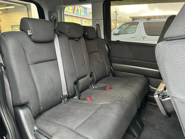 ステップワゴンスパーダ Ｚ／九州仕入れ／走行６４０１７ｋｍ／ホンダ純正メモリーナビ／　両側ＰＳＤ／バックカメラ／ビルトインＥＴＣ／フルセグ／ＣＤ／ＤＶＤ／オートクルーズコントロール／パドルシフト／ＨＩＤヘッドライト／フォグ／横滑り防止／盗難防止／フロアマット／サイドバイザー／スペアキー（16枚目）