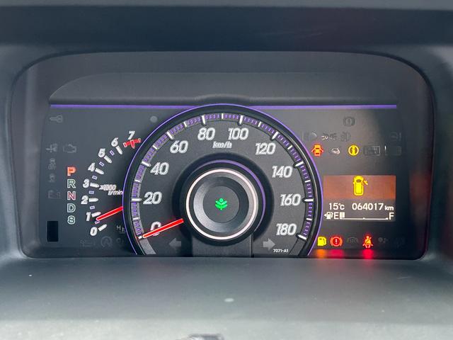ステップワゴンスパーダ Ｚ／九州仕入れ／走行６４０１７ｋｍ／ホンダ純正メモリーナビ／　両側ＰＳＤ／バックカメラ／ビルトインＥＴＣ／フルセグ／ＣＤ／ＤＶＤ／オートクルーズコントロール／パドルシフト／ＨＩＤヘッドライト／フォグ／横滑り防止／盗難防止／フロアマット／サイドバイザー／スペアキー（27枚目）