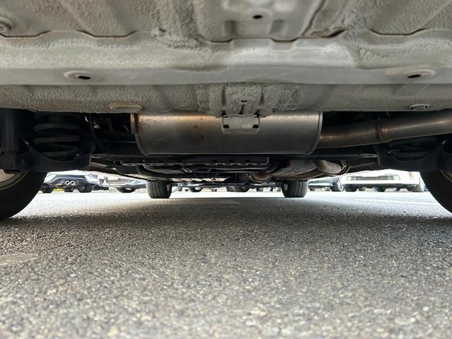 ステップワゴンスパーダ Ｚ／九州仕入れ／走行６４０１７ｋｍ／ホンダ純正メモリーナビ／　両側ＰＳＤ／バックカメラ／ビルトインＥＴＣ／フルセグ／ＣＤ／ＤＶＤ／オートクルーズコントロール／パドルシフト／ＨＩＤヘッドライト／フォグ／横滑り防止／盗難防止／フロアマット／サイドバイザー／スペアキー（31枚目）