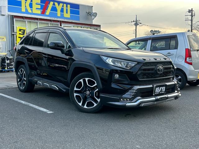 RAV4 アドベンチャー/JAOSプロテクター/八王子直仕入/禁煙車/ 4WD/トヨタセーフティセンス/8インチ純正ディスプレイオーディオ/バックカメラ/ビルトインETC2.0/電動リアゲート/ブラックレザー電動シート/MTモード/ワイヤレス充電器/ダウンヒルアシスト(5枚目)
