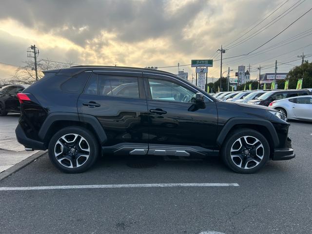 RAV4 アドベンチャー/JAOSプロテクター/八王子直仕入/禁煙車/ 4WD/トヨタセーフティセンス/8インチ純正ディスプレイオーディオ/バックカメラ/ビルトインETC2.0/電動リアゲート/ブラックレザー電動シート/MTモード/ワイヤレス充電器/ダウンヒルアシスト(7枚目)