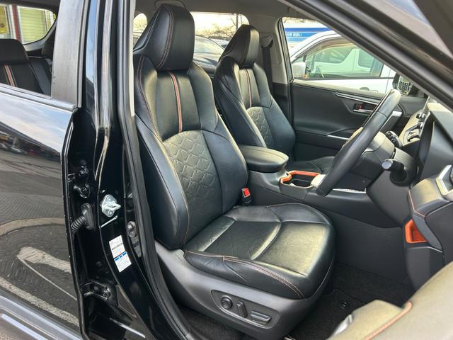 RAV4 アドベンチャー/JAOSプロテクター/八王子直仕入/禁煙車/ 4WD/トヨタセーフティセンス/8インチ純正ディスプレイオーディオ/バックカメラ/ビルトインETC2.0/電動リアゲート/ブラックレザー電動シート/MTモード/ワイヤレス充電器/ダウンヒルアシスト(13枚目)