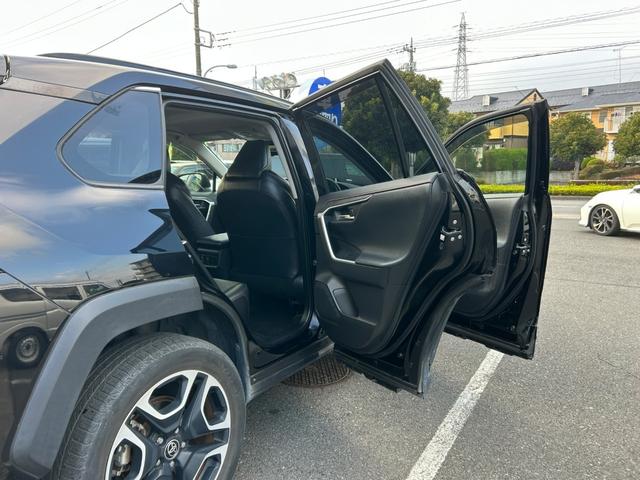 RAV4 アドベンチャー/JAOSプロテクター/八王子直仕入/禁煙車/ 4WD/トヨタセーフティセンス/8インチ純正ディスプレイオーディオ/バックカメラ/ビルトインETC2.0/電動リアゲート/ブラックレザー電動シート/MTモード/ワイヤレス充電器/ダウンヒルアシスト(15枚目)