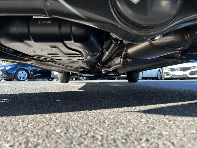 アルト L/4WD/禁煙車/バックカメラ付きディスプレイオーディオ/ リースアップ/走行8623KM/AppleCarplay/Bluetooth/衝突被害軽減システム/レーンアシスト/シートヒーター/コーナーセンサー/アイドリングストップ/キーレス/盗難防止機能(4枚目)