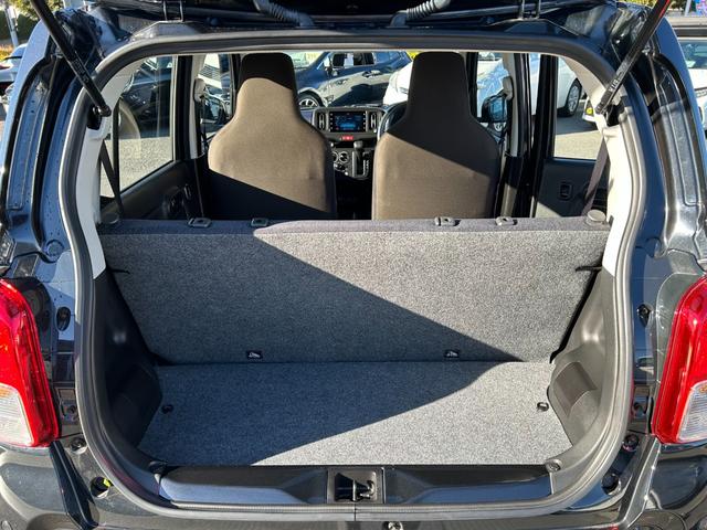 アルト L/4WD/禁煙車/バックカメラ付きディスプレイオーディオ/ リースアップ/走行8623KM/AppleCarplay/Bluetooth/衝突被害軽減システム/レーンアシスト/シートヒーター/コーナーセンサー/アイドリングストップ/キーレス/盗難防止機能(13枚目)