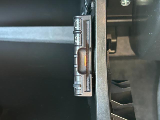 アルト L/4WD/禁煙車/バックカメラ付きディスプレイオーディオ/ リースアップ/走行8623KM/AppleCarplay/Bluetooth/衝突被害軽減システム/レーンアシスト/シートヒーター/コーナーセンサー/アイドリングストップ/キーレス/盗難防止機能(21枚目)