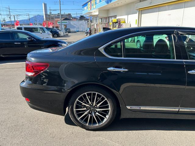 ＬＳ ＬＳ６００ｈ　Ｆスポーツ／八王子直仕入／走行９０８５０ＫＭ／　サンルーフ／黒革シート／衝突被害軽減システム／レーンアシスト／レーダークルコン／ＢＳＭ／純正メーカーナビ／フルセグ／ＢＴ／Ｂカメラ／ＥＴＣ２．０／シートヒーター＆エアコン／ハンドルヒーター／純正ＡＷ（15枚目）