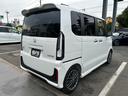 N-BOXカスタム ターボ/ホンダセンシング/届出済み未使用車/走行5KM/ 8インチホンダコネクトナビ/フルセグ/Bluetooth/バックカメラ/レーダークルコン/ブレーキホールド/両側PSD/ハーフレザーシート/シートヒーター/LEDヘッドライト/フォグ/純正15AW(8枚目)