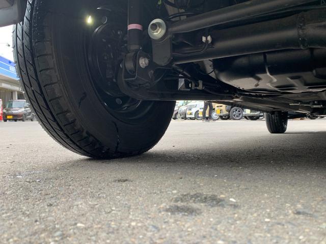 L 4WD 衝突軽減ブレーキ 車線遺脱警報 コーナーセンサー シートヒーター アイドリングストップ キーレスエントリー 横滑り防止装置 CD再生 AM/FMラジオ オートライト 電動格納ミラー 禁煙車(41枚目)