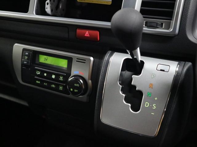 ハイエースワゴン ＧＬ　デジタルインナーミラー　パノラミックビューモニター　トヨタセーフティセンス　パワースライドドア　スマートキー　電動格納ドアミラー　オートエアコン　ＡＣ１００Ｖ　パーキングセンサー　ＬＥＤヘッドランプ（19枚目）