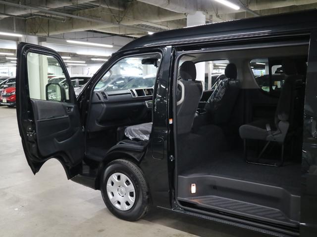 ハイエースワゴン ＧＬ　デジタルインナーミラー　パノラミックビューモニター　トヨタセーフティセンス　パワースライドドア　スマートキー　電動格納ドアミラー　オートエアコン　ＡＣ１００Ｖ　パーキングセンサー　ＬＥＤヘッドランプ（22枚目）