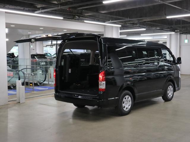 ハイエースワゴン ＧＬ　デジタルインナーミラー　パノラミックビューモニター　トヨタセーフティセンス　パワースライドドア　スマートキー　電動格納ドアミラー　オートエアコン　ＡＣ１００Ｖ　パーキングセンサー　ＬＥＤヘッドランプ（26枚目）