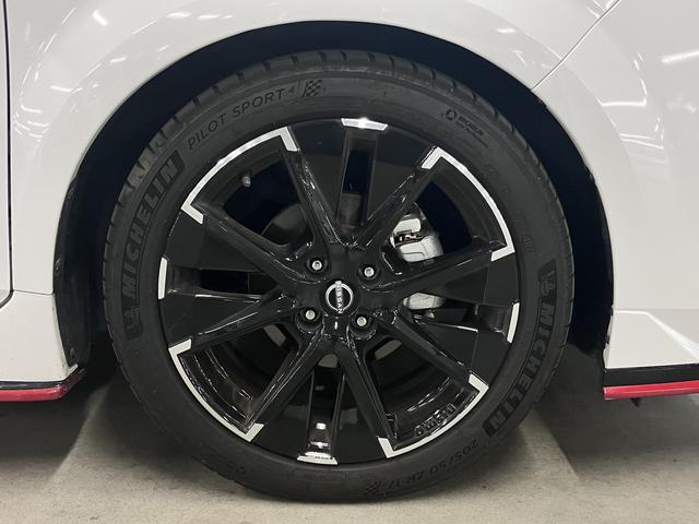 オーラ ニスモ　寒冷地仕様／シート＆ステアリングヒーター　ＮＣ９インチナビ　プロパイロット　アラウンドビュー　ＢＳＷ　ワイヤレス充電　ＥＴＣ２．０　ＢＴオーディオ　フルセグＴＶ　ＨＤＭＩ　専用ハーフレザーシート　クリアランスソナー　ＬＥＤライト　専用１７ＡＷ（50枚目）