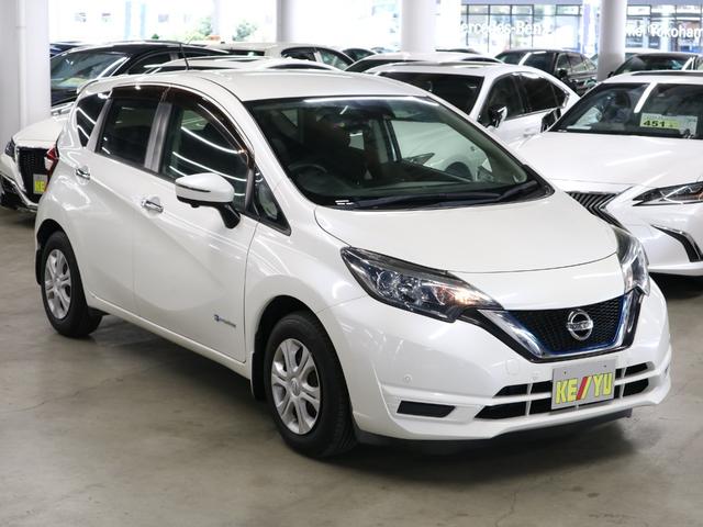 ノート ｅ－パワー　Ｘ　インテリルームミラー　アラウンドビューモニター　エマージェンシーブレーキ　車線逸脱警報　純正ナビ　Ｂｌｕｅｔｏｏｔｈオーディオ　フルセグＴＶ　インテリキー　電動格納ドアミラー　フロント・バックソナー（5枚目）