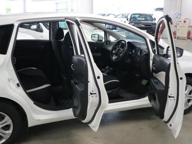 ノート ｅ－パワー　Ｘ　インテリルームミラー　アラウンドビューモニター　エマージェンシーブレーキ　車線逸脱警報　純正ナビ　Ｂｌｕｅｔｏｏｔｈオーディオ　フルセグＴＶ　インテリキー　電動格納ドアミラー　フロント・バックソナー（12枚目）