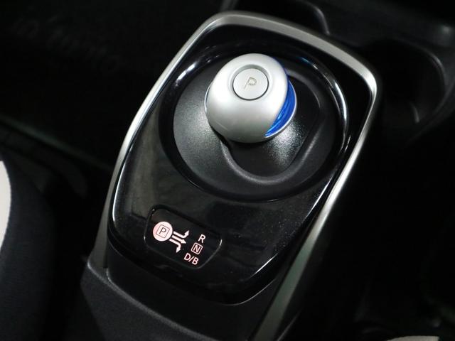 ノート ｅ－パワー　Ｘ　インテリルームミラー　アラウンドビューモニター　エマージェンシーブレーキ　車線逸脱警報　純正ナビ　Ｂｌｕｅｔｏｏｔｈオーディオ　フルセグＴＶ　インテリキー　電動格納ドアミラー　フロント・バックソナー（20枚目）