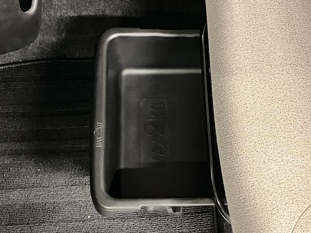 ムーヴキャンバス Ｇメイクアップリミテッド　ＳＡＩＩＩ　スマートアシスト３　誤発進抑制機能　パノラマモニター　両側電動スライドドア　純正ナビ　ＢＴオーディオ　フルセグＴＶ　ＣＤ・ＤＶＤ　ＵＳＢ端子　前後シートアンダートレイ　ＬＥＤライト　スマートキー　スペアキー・記録簿有（42枚目）