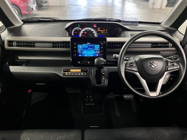 ワゴンＲ ハイブリッドＦＸ－Ｓ　４ＷＤ　デュアルカメラブレーキサポート　全方位モニター付ディスプレイオーディオ　ＨＵＤ　シートヒーター　誤発進抑制機能　アダプティブクルーズ　車線逸脱警報　リアパーキングセンサー　Ｂｌｕｅｔｏｏｔｈオーディオ　ＵＳＢ　シートアンダーボックス（4枚目）