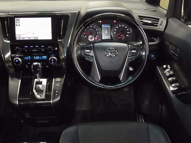 アルファード 2.5S タイプゴールド ワンオーナー ムーンルーフ 後席モニター ナビ&9インチディスプレイ ETC2.0 バックカメラ CD・DVD フルセグTV BTオーディオ パワーバックドア 両側電動スライド セーフティセンス AC100V 3眼LEDライト(11枚目)