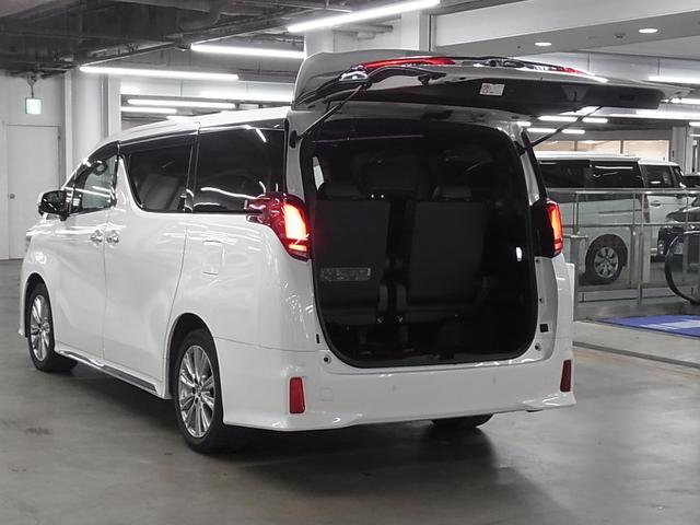 アルファード 2.5S タイプゴールド ワンオーナー ムーンルーフ 後席モニター ナビ&9インチディスプレイ ETC2.0 バックカメラ CD・DVD フルセグTV BTオーディオ パワーバックドア 両側電動スライド セーフティセンス AC100V 3眼LEDライト(26枚目)