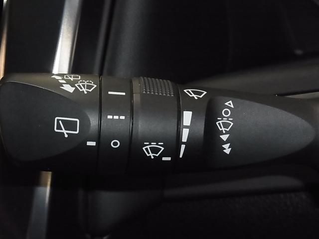 アルファード 2.5S タイプゴールド ワンオーナー ムーンルーフ 後席モニター ナビ&9インチディスプレイ ETC2.0 バックカメラ CD・DVD フルセグTV BTオーディオ パワーバックドア 両側電動スライド セーフティセンス AC100V 3眼LEDライト(41枚目)