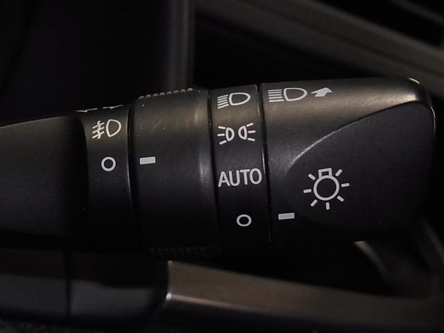 アルファード 2.5S タイプゴールド ワンオーナー ムーンルーフ 後席モニター ナビ&9インチディスプレイ ETC2.0 バックカメラ CD・DVD フルセグTV BTオーディオ パワーバックドア 両側電動スライド セーフティセンス AC100V 3眼LEDライト(42枚目)