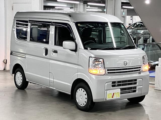 ＮＶ１００クリッパーバン ＧＸターボ　ハイルーフ　エマージェンシーブレーキ　車線逸脱警報　パーキングセンサー　純正ナビ　Ｂｌｕｅｔｏｏｔｈオーディオ　フルセグＴＶ　ＣＤ　ＥＴＣ　オーバーヘッドシェルフ　電動格納ミラー　パワーウインドウ　ドアバイザー（5枚目）