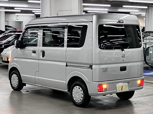 ＮＶ１００クリッパーバン ＧＸターボ　ハイルーフ　エマージェンシーブレーキ　車線逸脱警報　パーキングセンサー　純正ナビ　Ｂｌｕｅｔｏｏｔｈオーディオ　フルセグＴＶ　ＣＤ　ＥＴＣ　オーバーヘッドシェルフ　電動格納ミラー　パワーウインドウ　ドアバイザー（8枚目）
