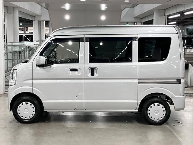ＮＶ１００クリッパーバン ＧＸターボ　ハイルーフ　エマージェンシーブレーキ　車線逸脱警報　パーキングセンサー　純正ナビ　Ｂｌｕｅｔｏｏｔｈオーディオ　フルセグＴＶ　ＣＤ　ＥＴＣ　オーバーヘッドシェルフ　電動格納ミラー　パワーウインドウ　ドアバイザー（10枚目）