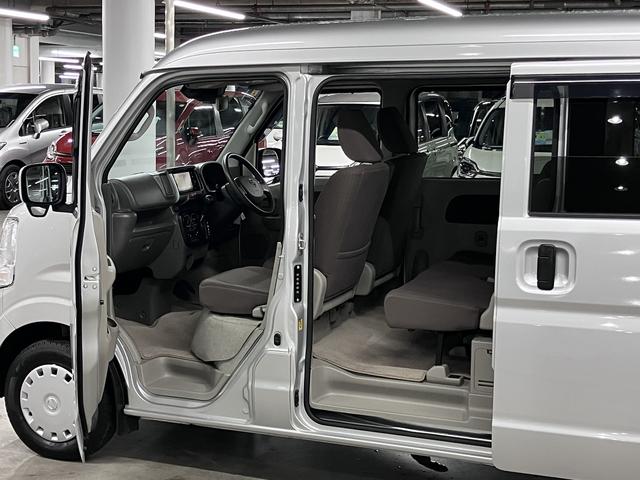 ＮＶ１００クリッパーバン ＧＸターボ　ハイルーフ　エマージェンシーブレーキ　車線逸脱警報　パーキングセンサー　純正ナビ　Ｂｌｕｅｔｏｏｔｈオーディオ　フルセグＴＶ　ＣＤ　ＥＴＣ　オーバーヘッドシェルフ　電動格納ミラー　パワーウインドウ　ドアバイザー（22枚目）