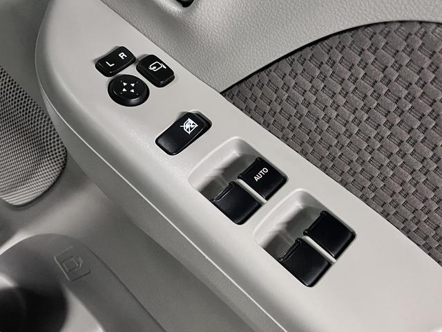 ＮＶ１００クリッパーバン ＧＸターボ　ハイルーフ　エマージェンシーブレーキ　車線逸脱警報　パーキングセンサー　純正ナビ　Ｂｌｕｅｔｏｏｔｈオーディオ　フルセグＴＶ　ＣＤ　ＥＴＣ　オーバーヘッドシェルフ　電動格納ミラー　パワーウインドウ　ドアバイザー（41枚目）
