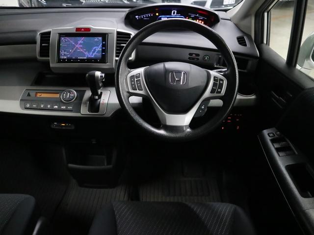 フリードハイブリッド ジャストセレクション 両側電動スライドドア 純正ナビ バックカメラ Bluetoothオーディオ フルセグTV CD・DVD ETC クルーズコントロール オートエアコン スマートキー HIDライト 記録簿・取扱説明書有(11枚目)