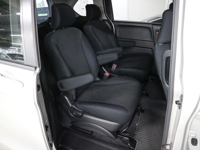 フリードハイブリッド ジャストセレクション 両側電動スライドドア 純正ナビ バックカメラ Bluetoothオーディオ フルセグTV CD・DVD ETC クルーズコントロール オートエアコン スマートキー HIDライト 記録簿・取扱説明書有(13枚目)