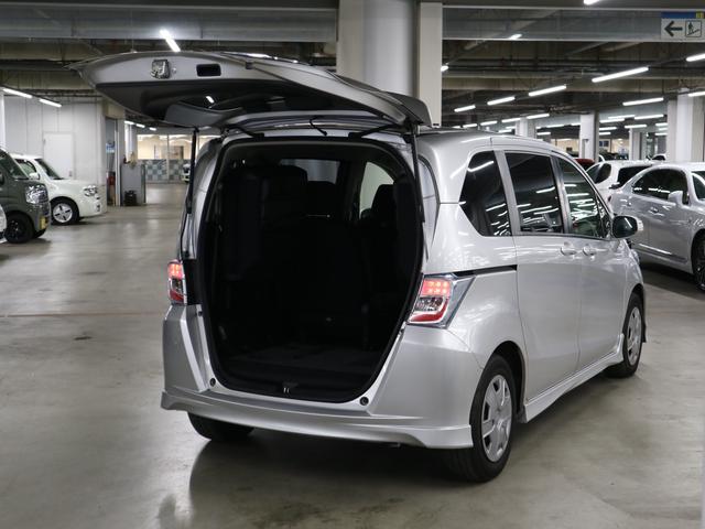 フリードハイブリッド ジャストセレクション 両側電動スライドドア 純正ナビ バックカメラ Bluetoothオーディオ フルセグTV CD・DVD ETC クルーズコントロール オートエアコン スマートキー HIDライト 記録簿・取扱説明書有(26枚目)