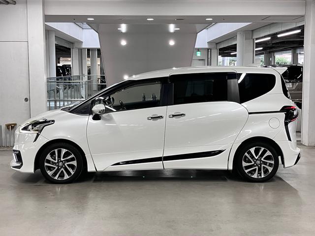 シエンタ Ｇ　モデリスタフルエアロ　セーフティセンス　両側電動スライドドア　純正ナビ　バックカメラ　ＢＴオーディオ　フルセグＴＶ　ＣＤ・ＤＶＤ　ＥＴＣ　オートエアコン　ＬＥＤライト　純正１６ＡＷ　スマートキー　スペアキー・記録簿・取扱書（10枚目）