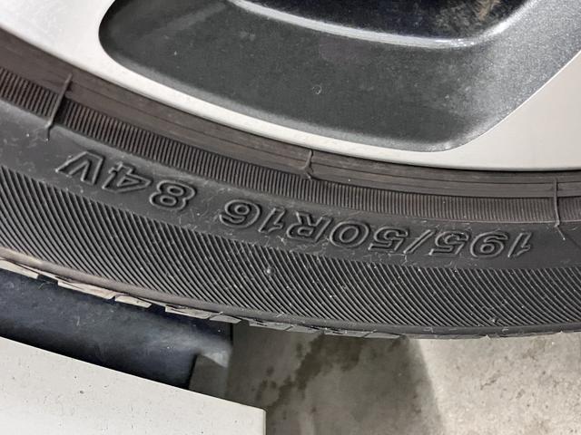 シエンタ Ｇ　モデリスタフルエアロ　セーフティセンス　両側電動スライドドア　純正ナビ　バックカメラ　ＢＴオーディオ　フルセグＴＶ　ＣＤ・ＤＶＤ　ＥＴＣ　オートエアコン　ＬＥＤライト　純正１６ＡＷ　スマートキー　スペアキー・記録簿・取扱書（53枚目）