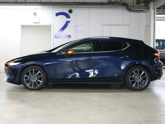ＭＡＺＤＡ３ファストバック ２０Ｓプロアクティブ　衝突軽減ブレーキ　レーダークルーズ　車線逸脱警報　ＨＵＤ　マツダコネクト　バックカメラ　Ｂｌｕｅｔｏｏｔｈオーディオ　ＥＴＣ　パドルシフト　パーキングセンサー　ＬＥＤライト　純正１８ＡＷ　スペアキー有（10枚目）