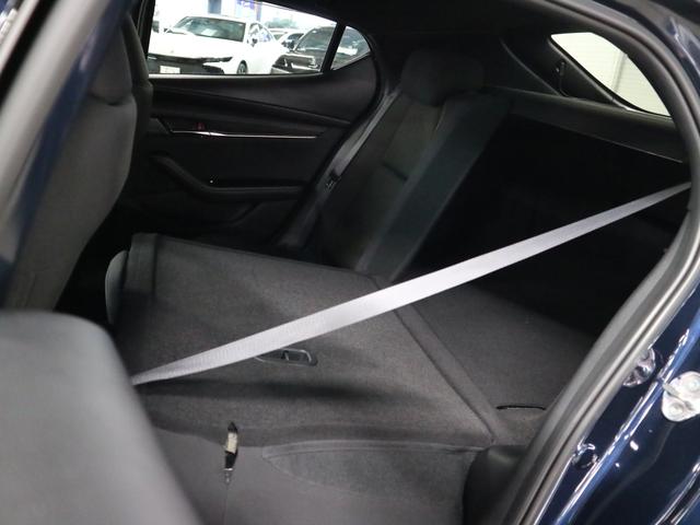 ＭＡＺＤＡ３ファストバック ２０Ｓプロアクティブ　衝突軽減ブレーキ　レーダークルーズ　車線逸脱警報　ＨＵＤ　マツダコネクト　バックカメラ　Ｂｌｕｅｔｏｏｔｈオーディオ　ＥＴＣ　パドルシフト　パーキングセンサー　ＬＥＤライト　純正１８ＡＷ　スペアキー有（24枚目）