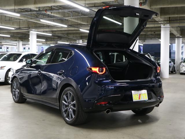 ＭＡＺＤＡ３ファストバック ２０Ｓプロアクティブ　衝突軽減ブレーキ　レーダークルーズ　車線逸脱警報　ＨＵＤ　マツダコネクト　バックカメラ　Ｂｌｕｅｔｏｏｔｈオーディオ　ＥＴＣ　パドルシフト　パーキングセンサー　ＬＥＤライト　純正１８ＡＷ　スペアキー有（25枚目）