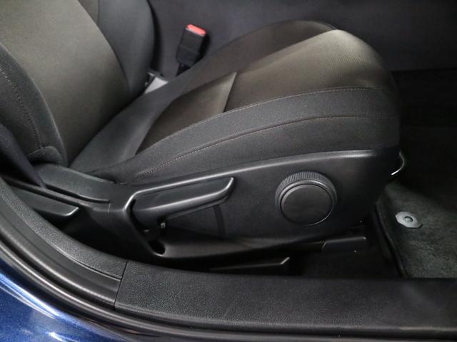 ＭＡＺＤＡ３ファストバック ２０Ｓプロアクティブ　衝突軽減ブレーキ　レーダークルーズ　車線逸脱警報　ＨＵＤ　マツダコネクト　バックカメラ　Ｂｌｕｅｔｏｏｔｈオーディオ　ＥＴＣ　パドルシフト　パーキングセンサー　ＬＥＤライト　純正１８ＡＷ　スペアキー有（50枚目）
