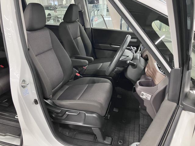 フリード G・ホンダセンシング ワンオーナー 後席モニター 純正9インチナビ 両側電動スライド 衝突軽減ブレーキ アダプティブクルーズ レーンキープ ETC バックカメラ BTオーディオ フルセグ CD・DVD USB LEDライト スマートキー(12枚目)