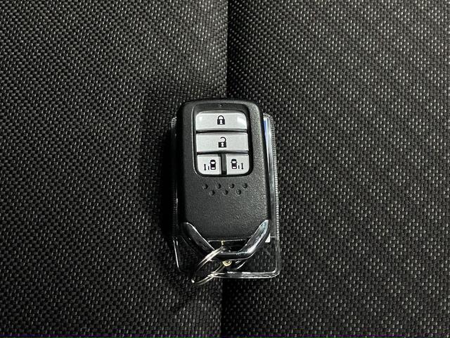 フリード G・ホンダセンシング ワンオーナー 後席モニター 純正9インチナビ 両側電動スライド 衝突軽減ブレーキ アダプティブクルーズ レーンキープ ETC バックカメラ BTオーディオ フルセグ CD・DVD USB LEDライト スマートキー(50枚目)