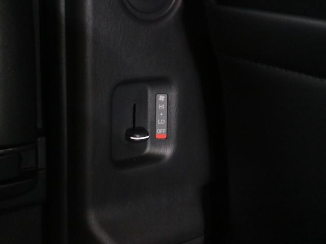 ハイエースバン スーパーGL ダークプライムII ディーゼルターボ レンタカーアップ パノラミックビュー セーフティセンス ETC 両側パワースライド ストラーダナビ CD・DVD BTオーディオ フルセグ スマートキー AC100V パーキングセンサー LEDランプ(45枚目)