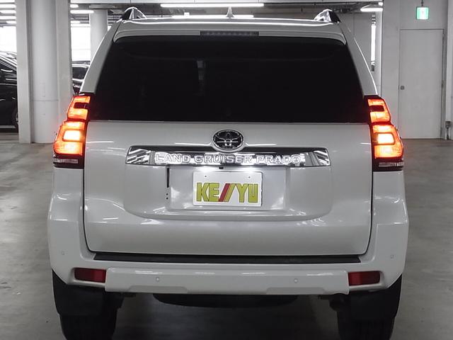 ランドクルーザープラド TX Lパッケージ 4WD 7人乗り ムーンルーフ T-コネクトナビ マルチテレインモニター BSM ソナー 本革シート シートベンチレーション ETC2.0 ブルーレイ BTオーディオ フルセグTV 電格サードシート LEDライト オプション19AW(7枚目)