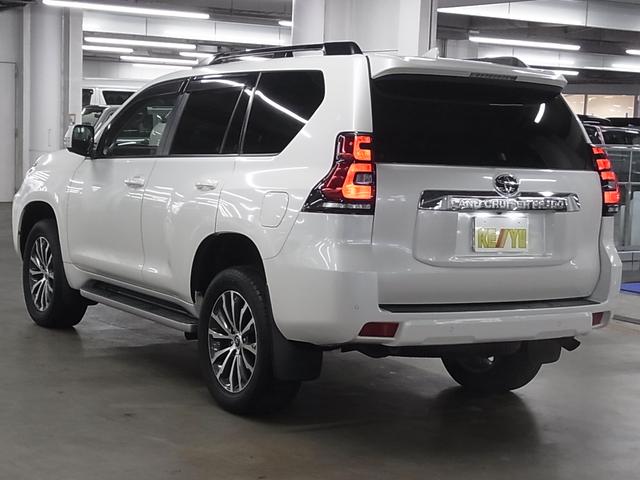 ランドクルーザープラド TX Lパッケージ 4WD 7人乗り ムーンルーフ T-コネクトナビ マルチテレインモニター BSM ソナー 本革シート シートベンチレーション ETC2.0 ブルーレイ BTオーディオ フルセグTV 電格サードシート LEDライト オプション19AW(8枚目)