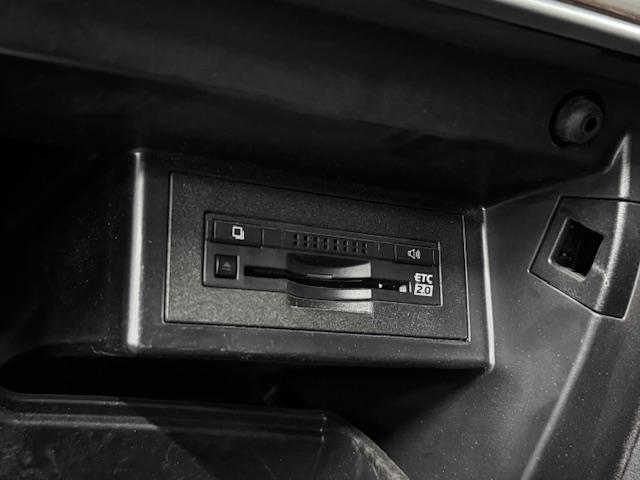 ランドクルーザープラド TX Lパッケージ 4WD 7人乗り ムーンルーフ T-コネクトナビ マルチテレインモニター BSM ソナー 本革シート シートベンチレーション ETC2.0 ブルーレイ BTオーディオ フルセグTV 電格サードシート LEDライト オプション19AW(19枚目)
