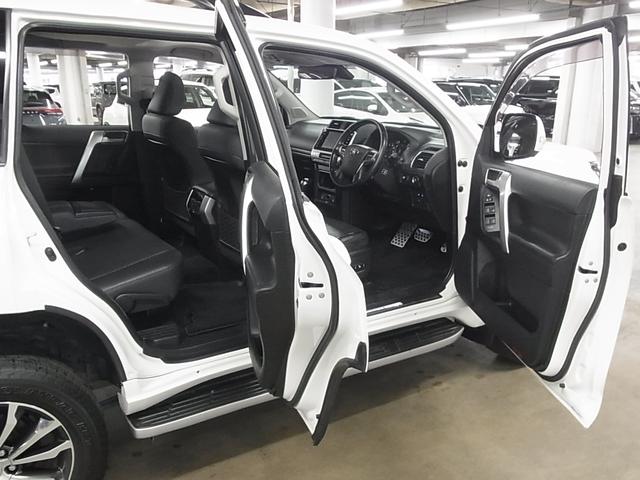 ランドクルーザープラド TX Lパッケージ 4WD 7人乗り ムーンルーフ T-コネクトナビ マルチテレインモニター BSM ソナー 本革シート シートベンチレーション ETC2.0 ブルーレイ BTオーディオ フルセグTV 電格サードシート LEDライト オプション19AW(23枚目)