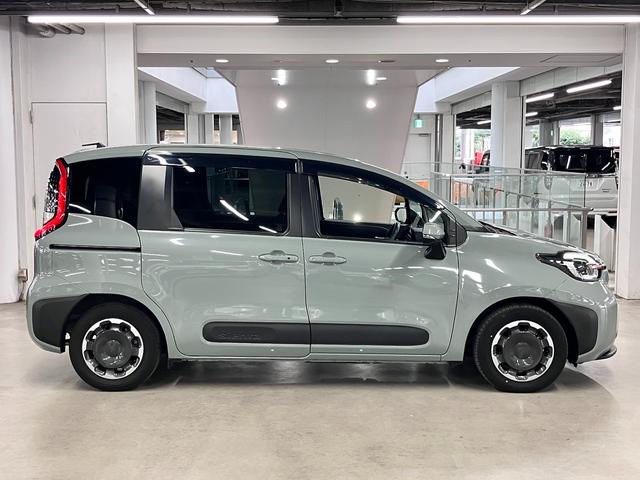 シエンタ ハイブリッドＺ　ワンオーナー　パノラミックビュー　ＢＳＭ・ＰＫＳＢ　純正１０．５インチディスプレイオーディオＰｌｕｓ＆ナビ　セーフティセンス　ＥＴＣ　両側パワースライドドア　ＢＴオーディオ　スマートキー　ＡＣ１００Ｖ　ＬＥＤランプ（9枚目）