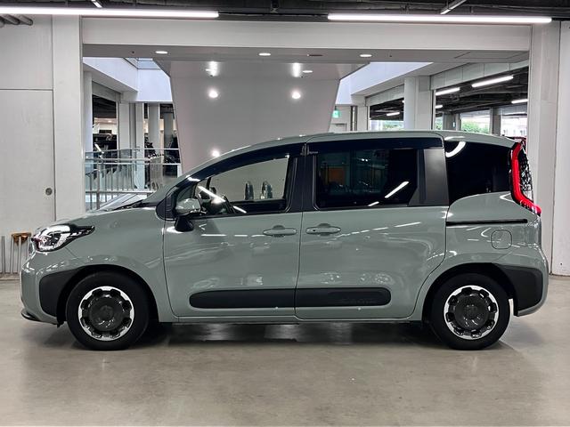 シエンタ ハイブリッドＺ　ワンオーナー　パノラミックビュー　ＢＳＭ・ＰＫＳＢ　純正１０．５インチディスプレイオーディオＰｌｕｓ＆ナビ　セーフティセンス　ＥＴＣ　両側パワースライドドア　ＢＴオーディオ　スマートキー　ＡＣ１００Ｖ　ＬＥＤランプ（10枚目）